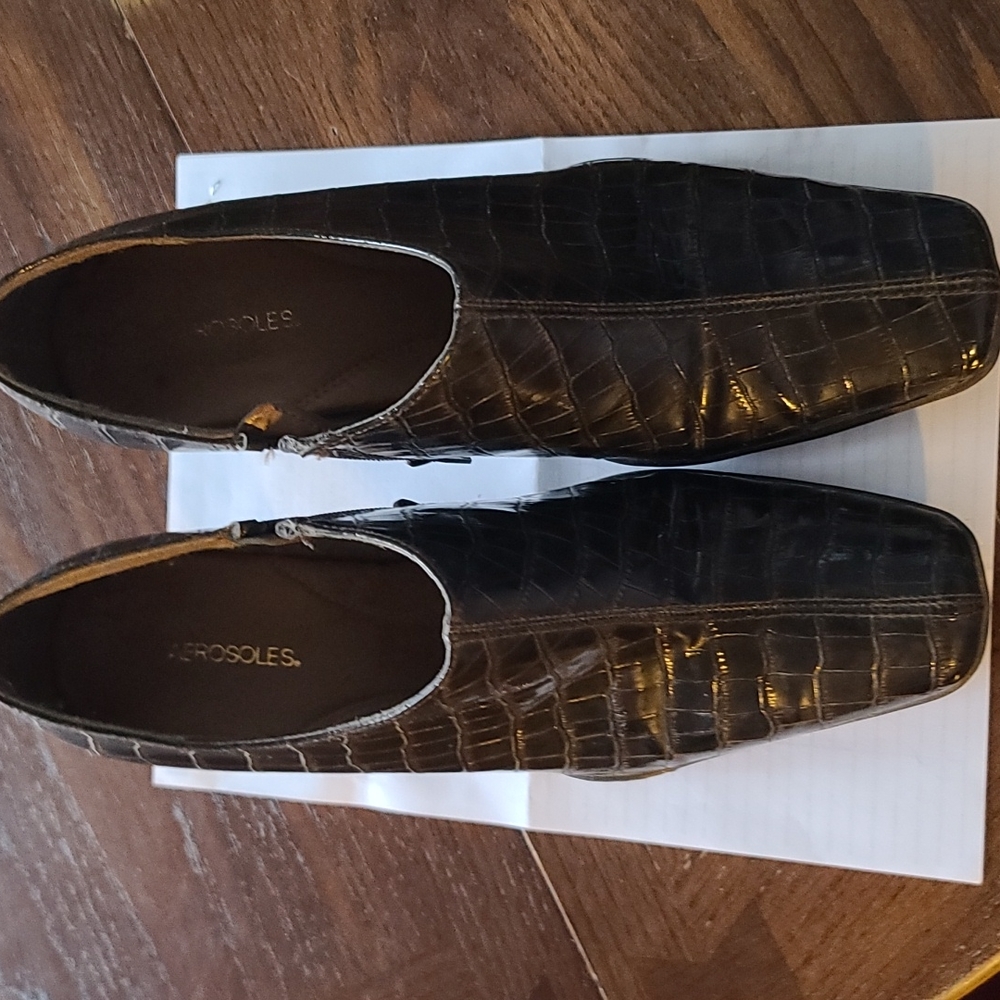 Women's brown shoes/heels. Size 10. Aerosoles
